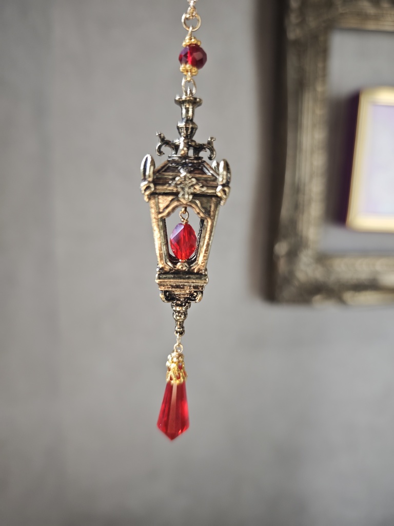 送料無料 夜の魔術部 赤い炎 ランタン ネックレス