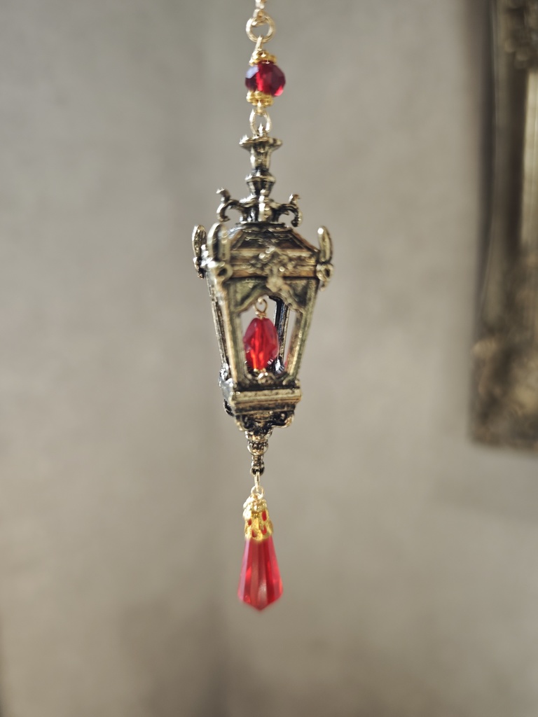 送料無料 夜の魔術部 赤い炎 ランタン ネックレス