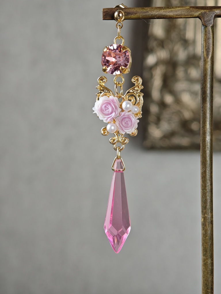 送料無料 ウィキッド 二人の魔女 ピアス イヤリング スワロフスキー