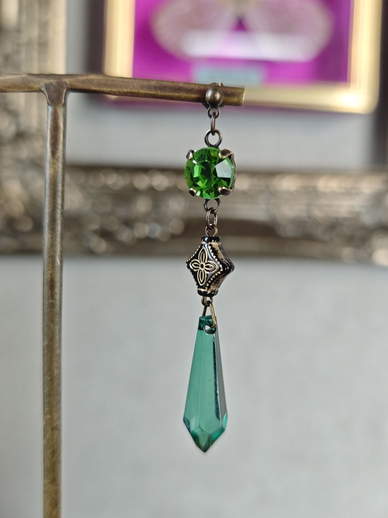 送料無料 ウィキッド 二人の魔女 ピアス イヤリング スワロフスキー