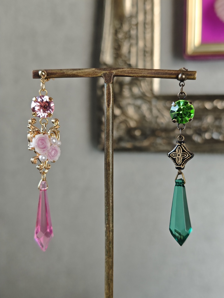 送料無料 ウィキッド 二人の魔女 ピアス イヤリング スワロフスキー