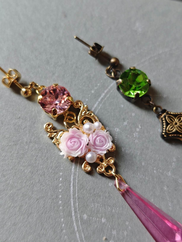 送料無料 ウィキッド 二人の魔女 ピアス イヤリング スワロフスキー