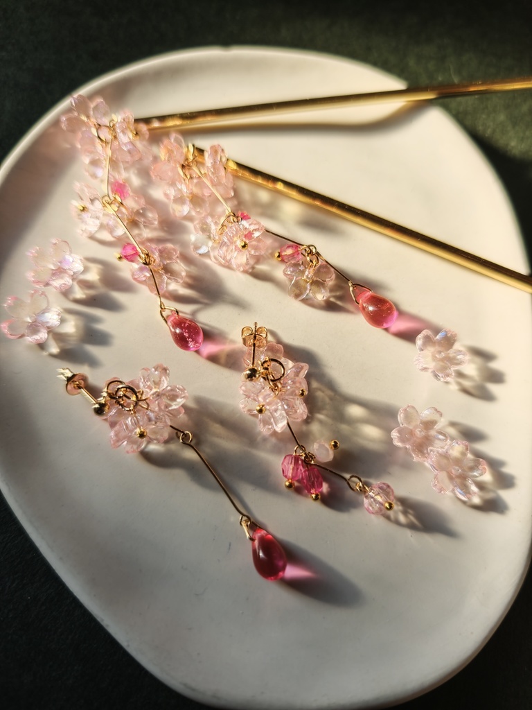 送料込 桜 しゃらり サクラ ピアス イヤリング お揃いかんざしは別ページ
