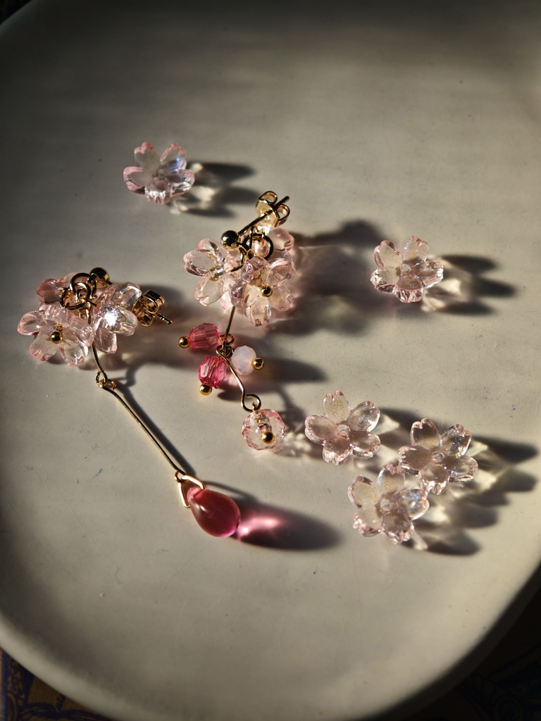 送料込 桜 しゃらり サクラ ピアス イヤリング お揃いかんざしは別ページ