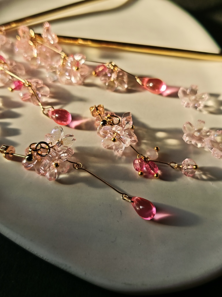 送料込 桜 しゃらり サクラ ピアス イヤリング お揃いかんざしは別ページ