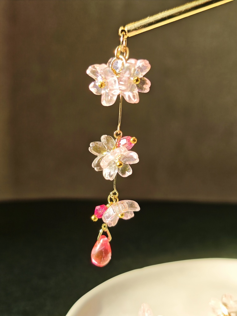 送料込 しゃらり サクラ 桜 ガラスの桜 かんざし お揃いのピアスイヤリングあります