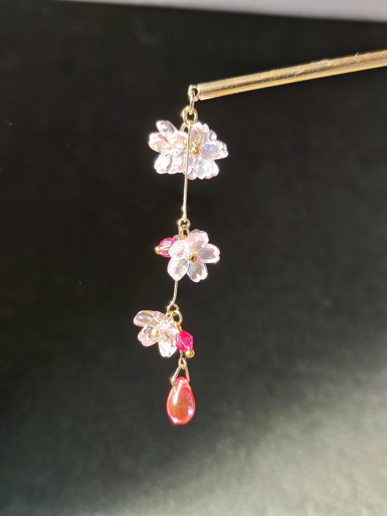 送料込 しゃらり サクラ 桜 ガラスの桜 かんざし お揃いのピアスイヤリングあります