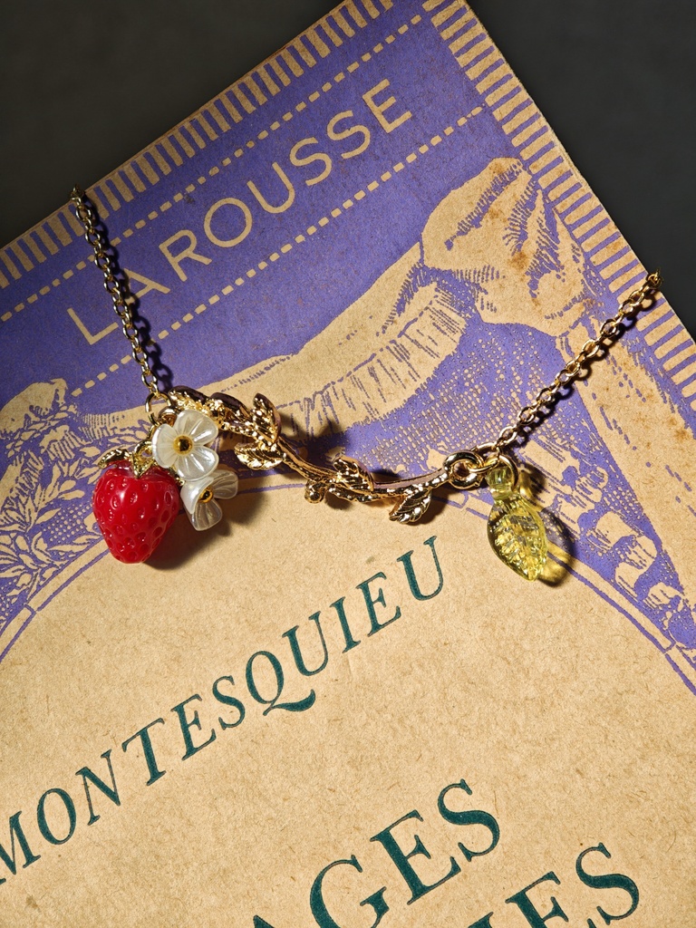 送料無料 集 いちご畑のブレスレット