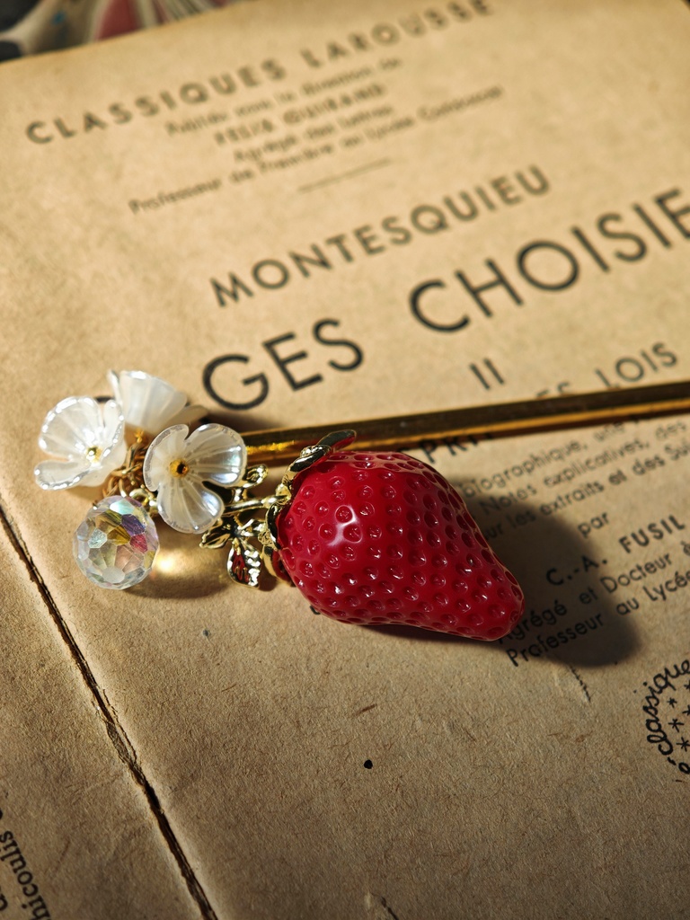 送料無料 苺特集 リアル苺サイズの ストロベリーかんざし