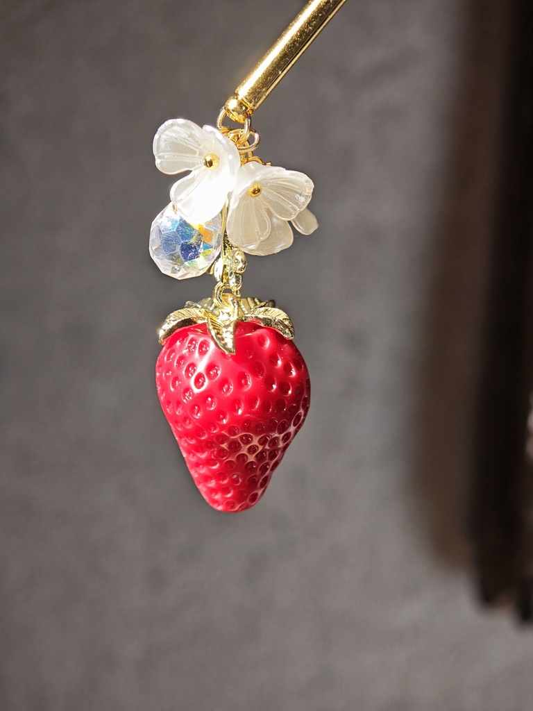 送料無料 苺特集 リアル苺サイズの ストロベリーかんざし