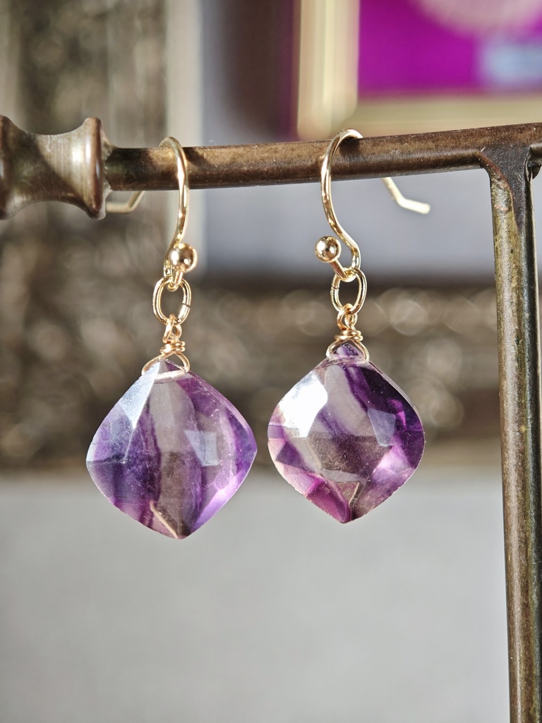 送料込み　蛍石　パープルフローライト　ピアス　イヤリング　14kgf 