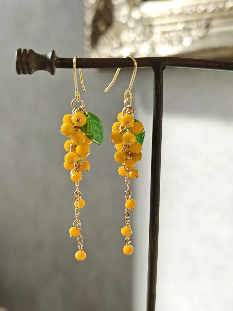 送料無料 ビタミンカラー ミモザ ピアス イヤリング