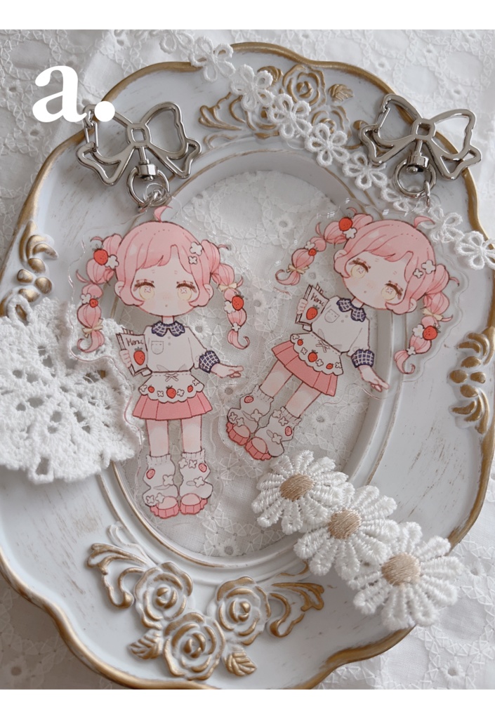 いちごバイトのアクリルキーホルダー