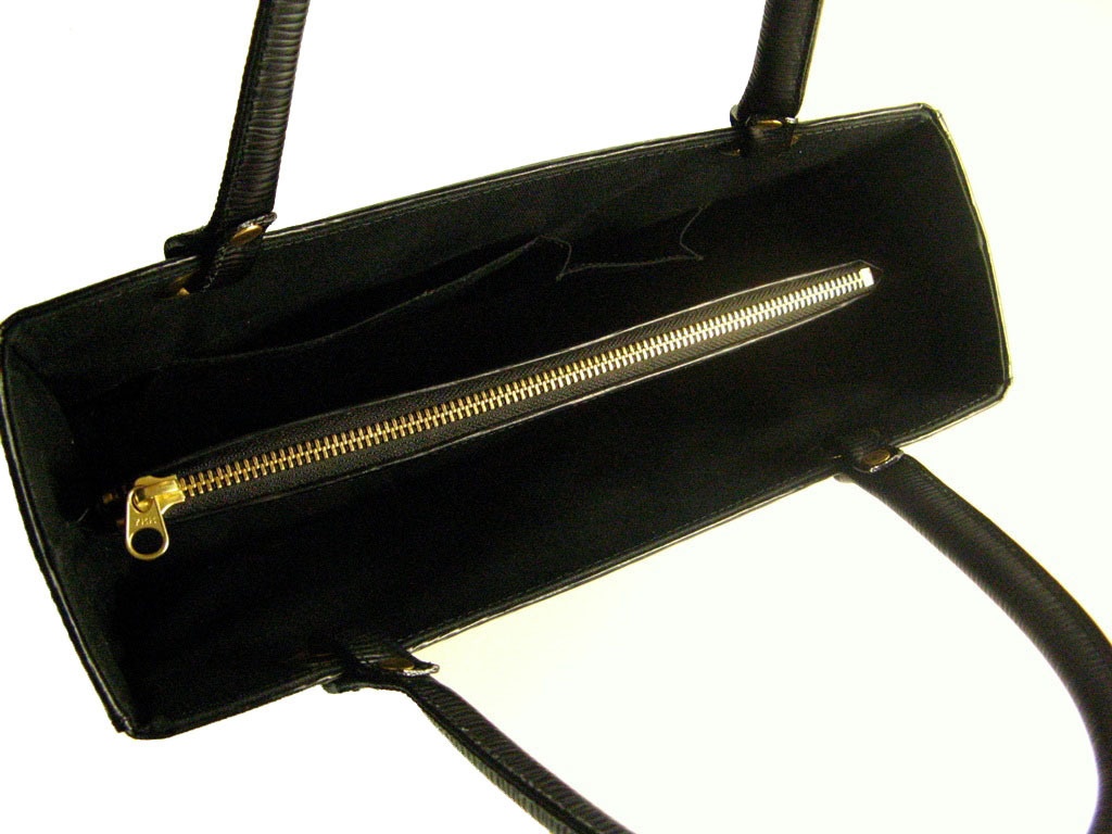 ウェーブ ハンドバッグ