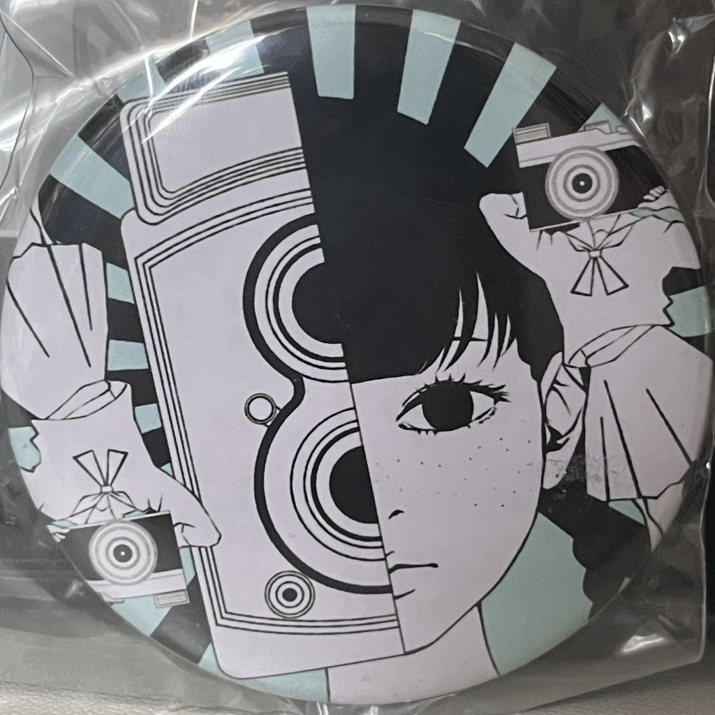 見ちゃった。青【57mm缶バッジ】