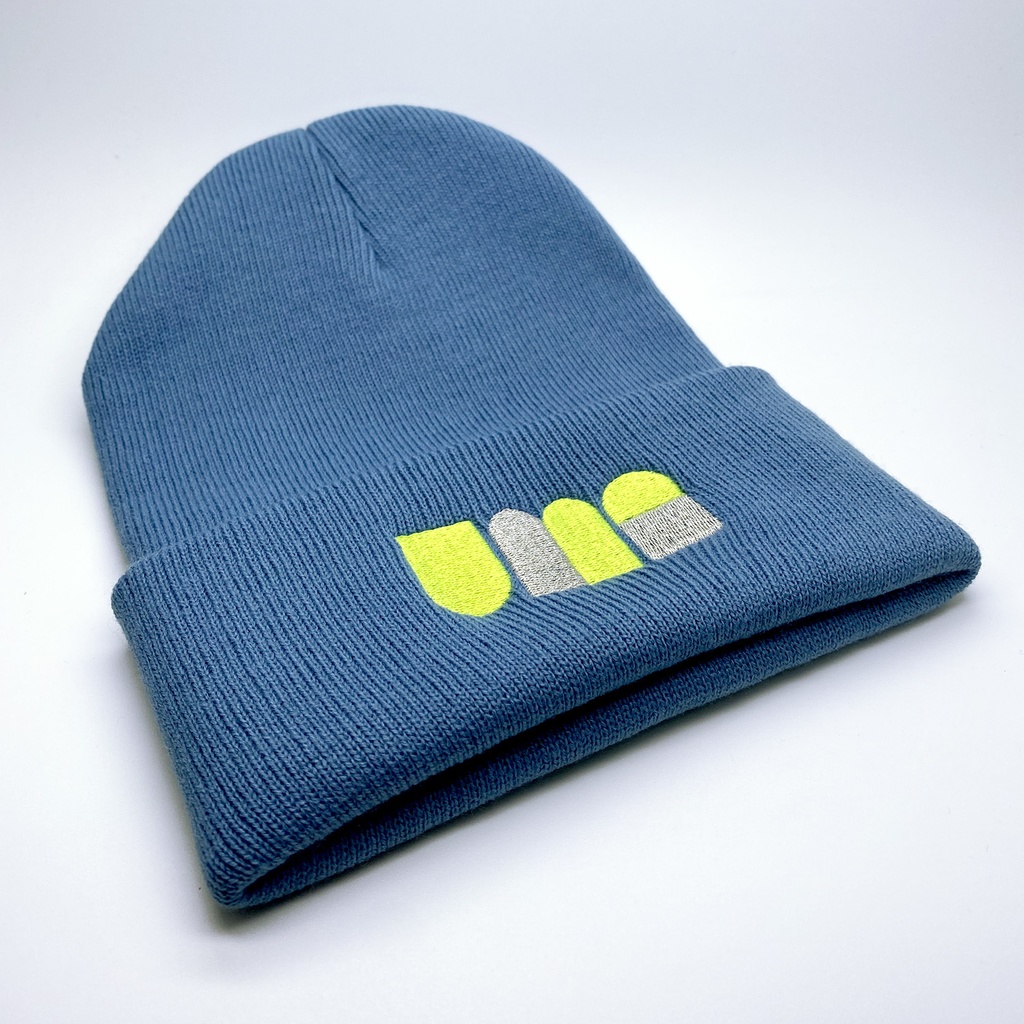 UMA刺繍ニットキャップブルー