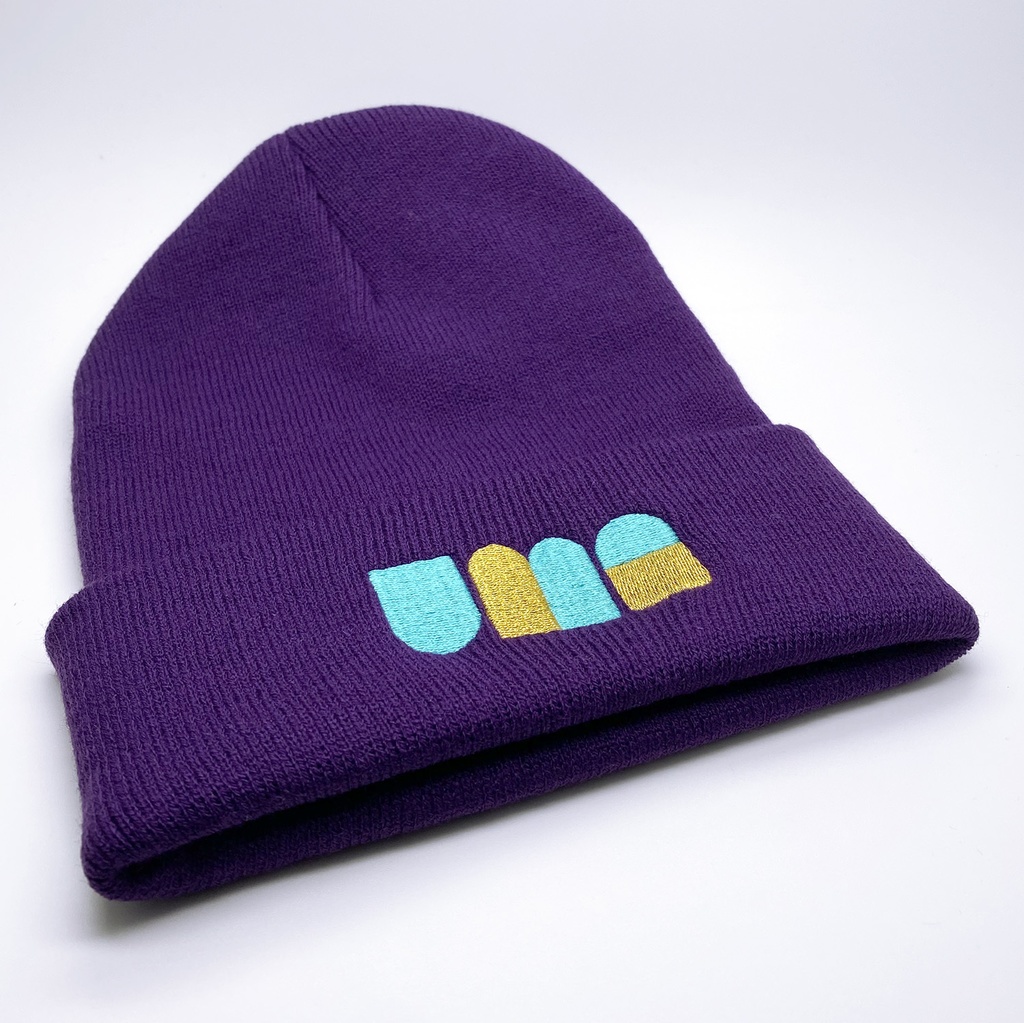 UMA刺繍ニットキャップパープル