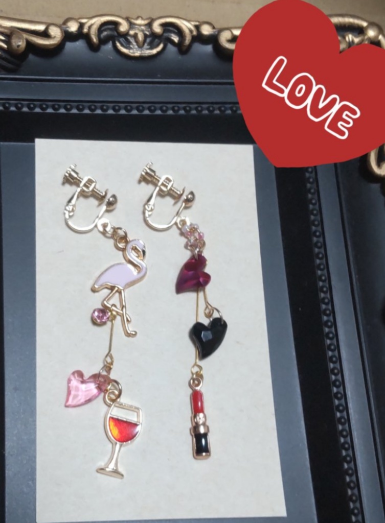フラミンゴとワイン ハートとルージュのイヤリング、ピアス