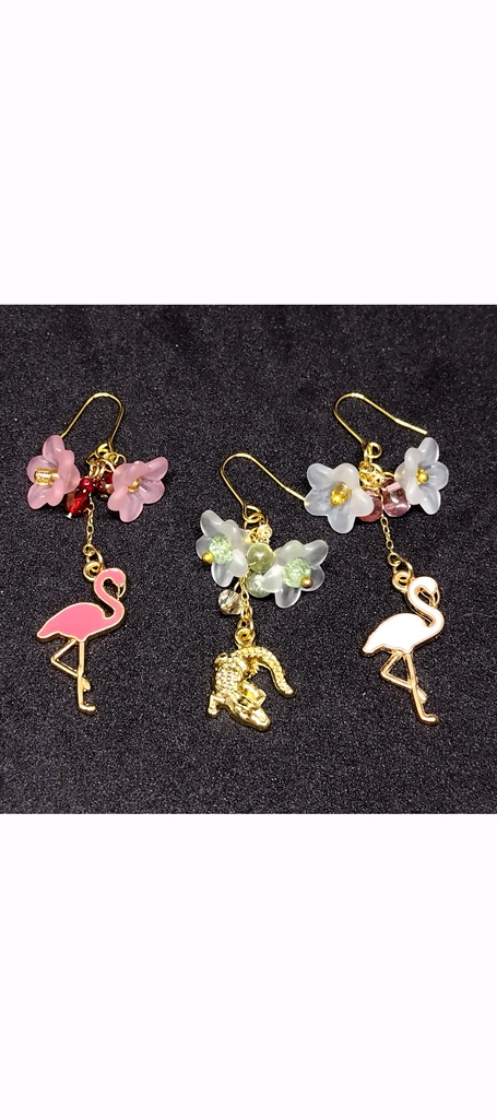 フラワーモチーフ 🦩🐊イヤリング ピアス