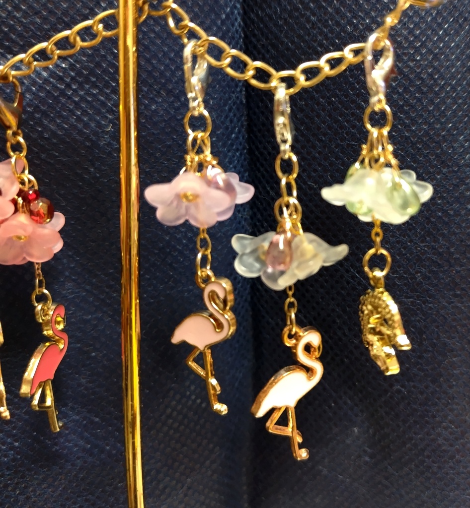 フラワーモチーフ 🦩🐊イヤリング ピアス