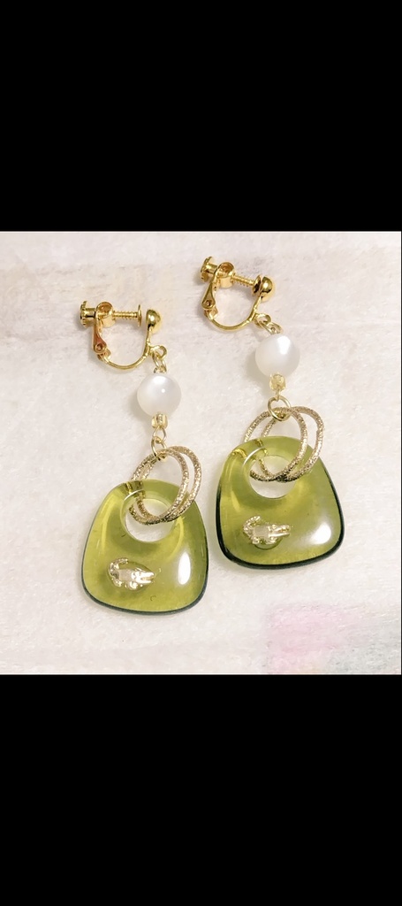 ドイツアクリルと🐊のイヤリング ピアス