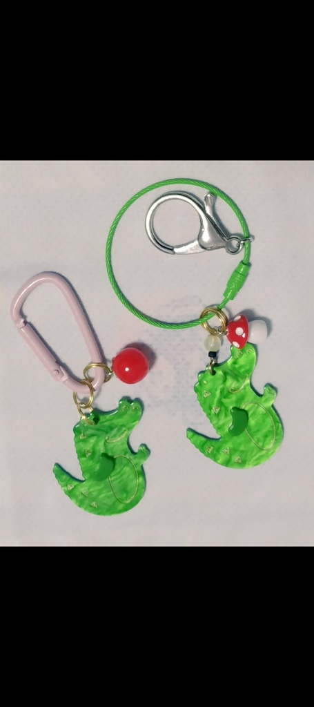 キーホルダー 鰐と🍅 🍄