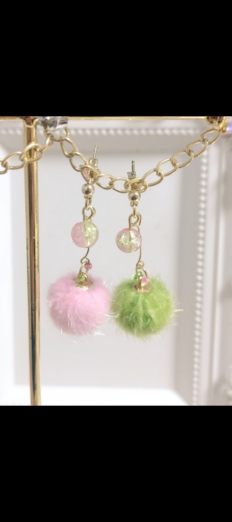 モフモフのイヤリング ピアス