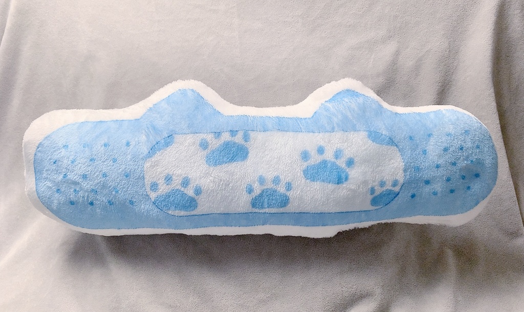 白猫絆創膏クッション