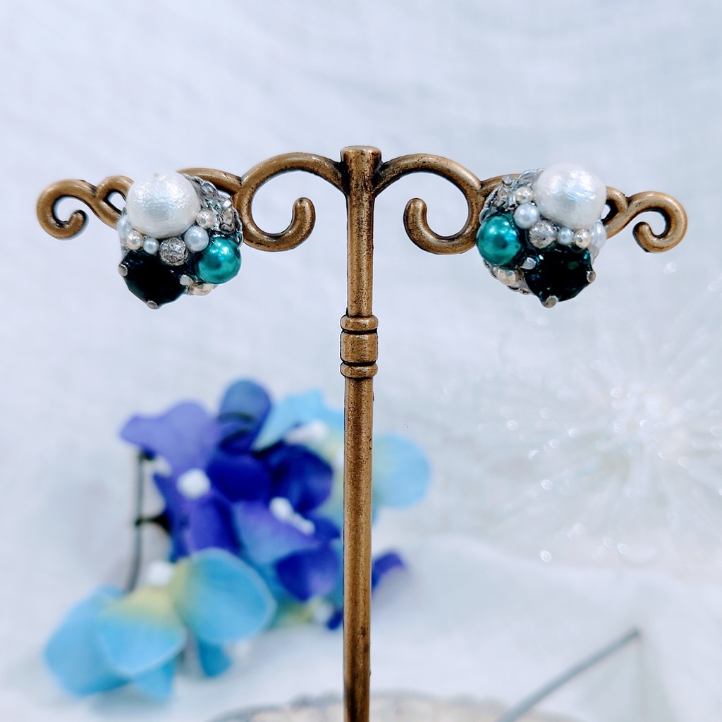 ライバーカラーモチーフピアス(みたらし団、3SKM)