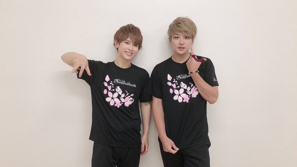 New Tシャツ