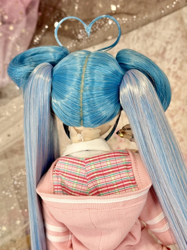 9インチウィッグ⭐️メタモルフォーゼ ツイン