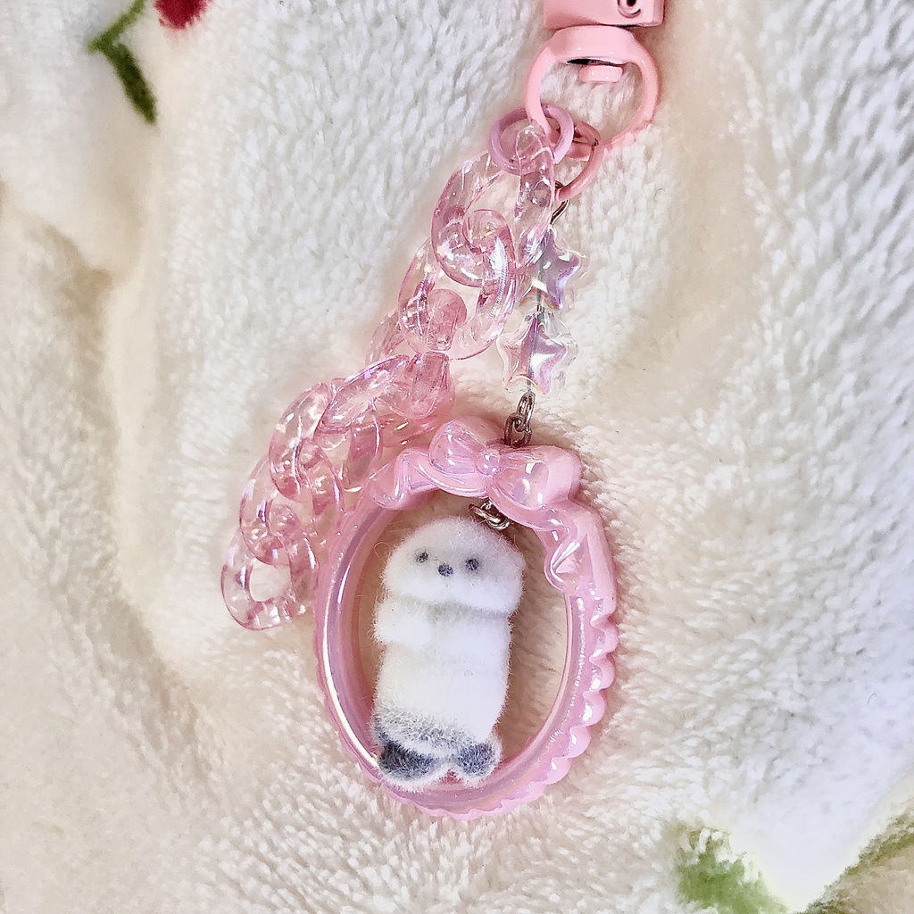 【フロッキー素材】ラッコの赤ちゃんキーホルダー・ピンク