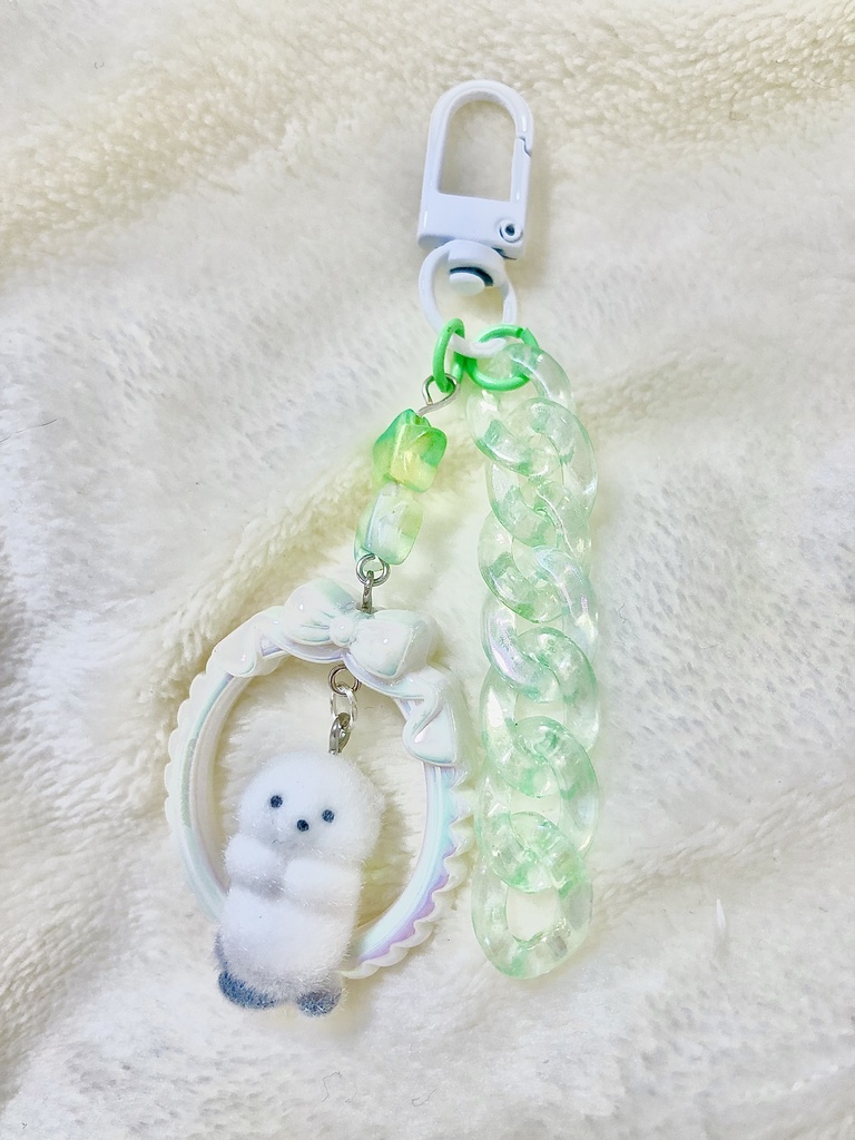 【フロッキー素材】ラッコの赤ちゃんキーホルダー・みどり