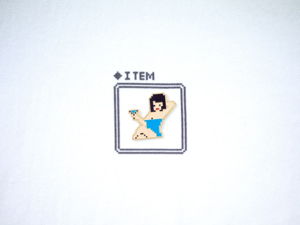 ピンズとか缶バッジにアビリティとかバフが付きそうなTシャツ