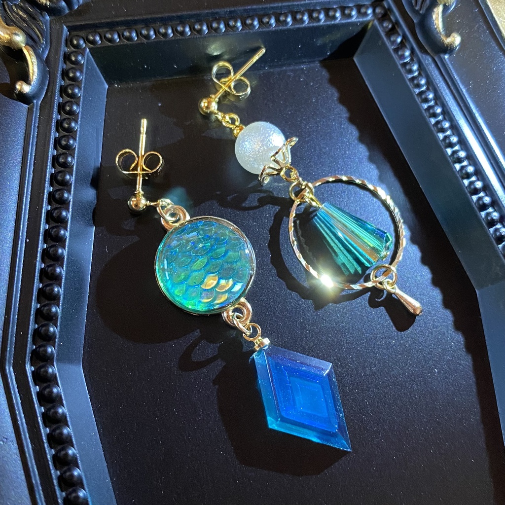 オクタヴィネルイメージ アシメピアス