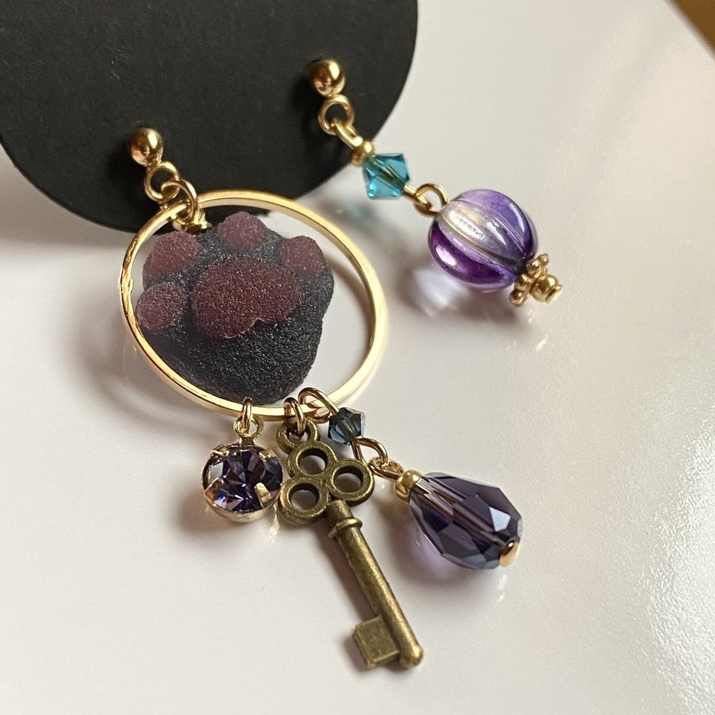 グリムイメージ にくきゅうグミピアス