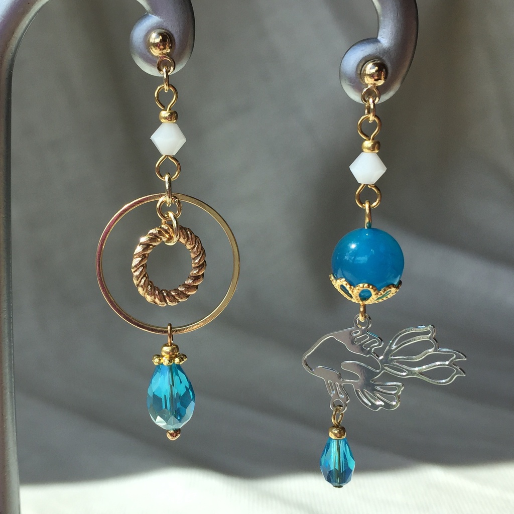 伊達組イメージ 夕涼み金魚のアシメピアス