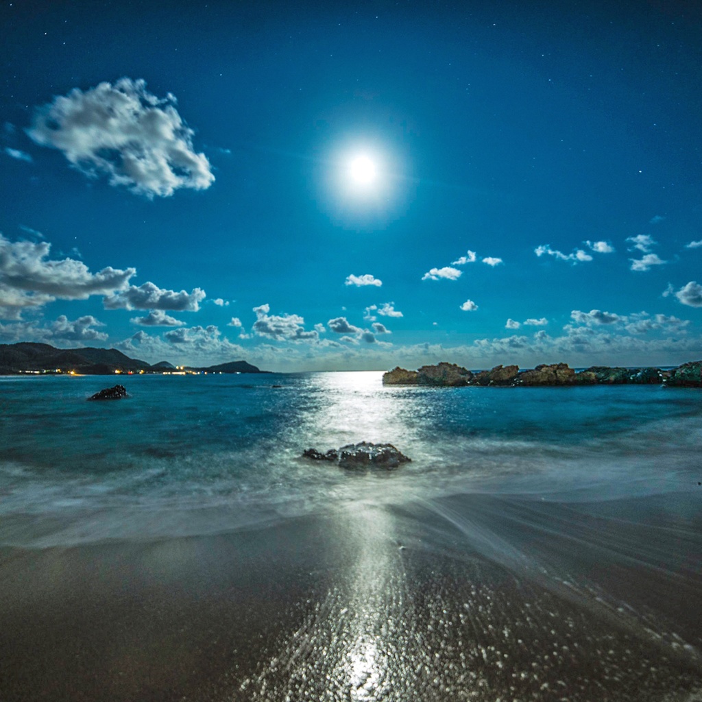 溟海の月 / the moonlit sea