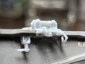 【Nゲージ 】コンテナ緊締装置 (コキ100、104、など) 8K出力 3D精密パーツ 未塗装2両分入り