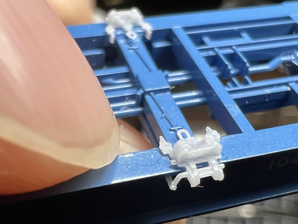 【Nゲージ 】コンテナ緊締装置 (コキ100、104、など) 8K出力 3D精密パーツ 未塗装2両分入り