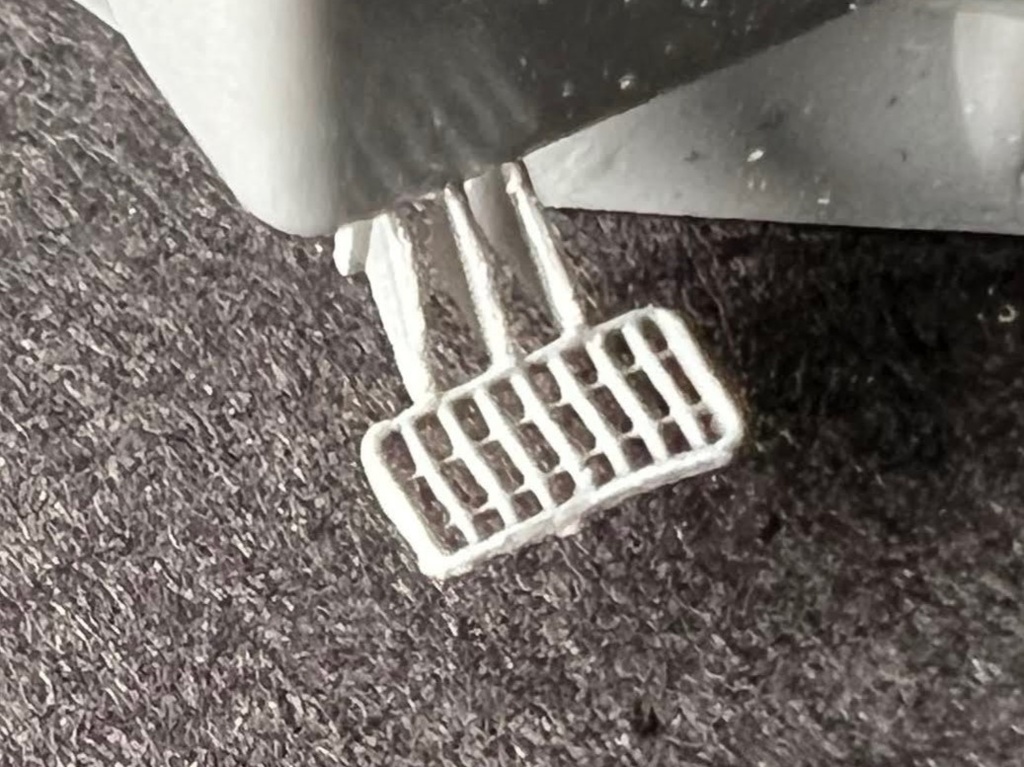 【Nゲージ 】EF81用ステップ 未塗装1両分入 8K出力 3D精密パーツ 電気機関車
