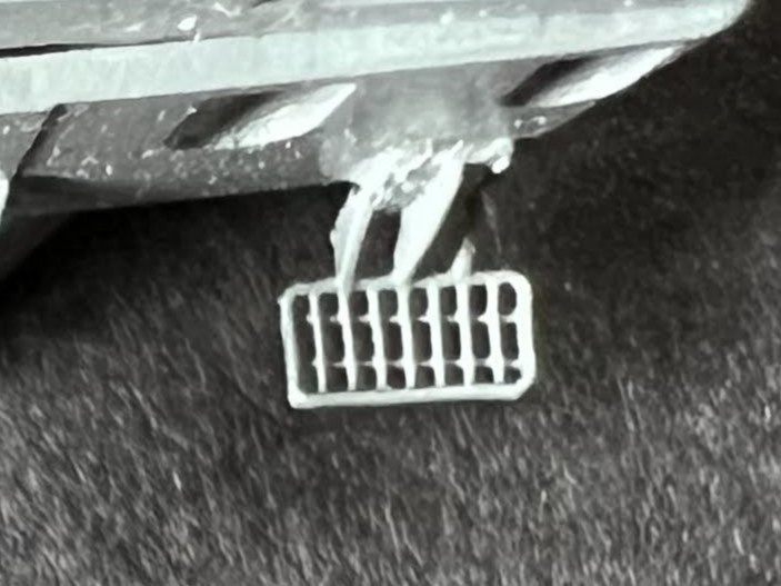 【Nゲージ 】EF81/EF64用ステップ 未塗装1両分入 8K出力 3D精密パーツ 電気機関車