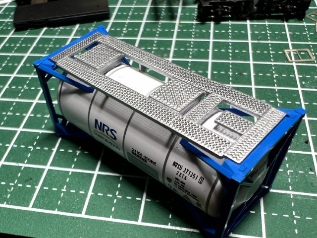 【Nゲージ 】ISO 20ftタンクコンテナ グレーチング差替えパーツ 未塗装2個入り 3D-F002 8K出力 3D精密パーツ