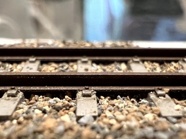 【Nゲージ 】Nゲージ 精密ディスプレイレール(PCマクラギ・継目板再現 /未塗装 1両展示用)