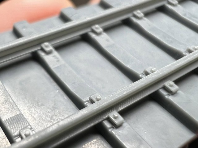 【Nゲージ 】Nゲージ 精密ディスプレイレール(PCマクラギ・継目板再現 /未塗装 1両展示用)