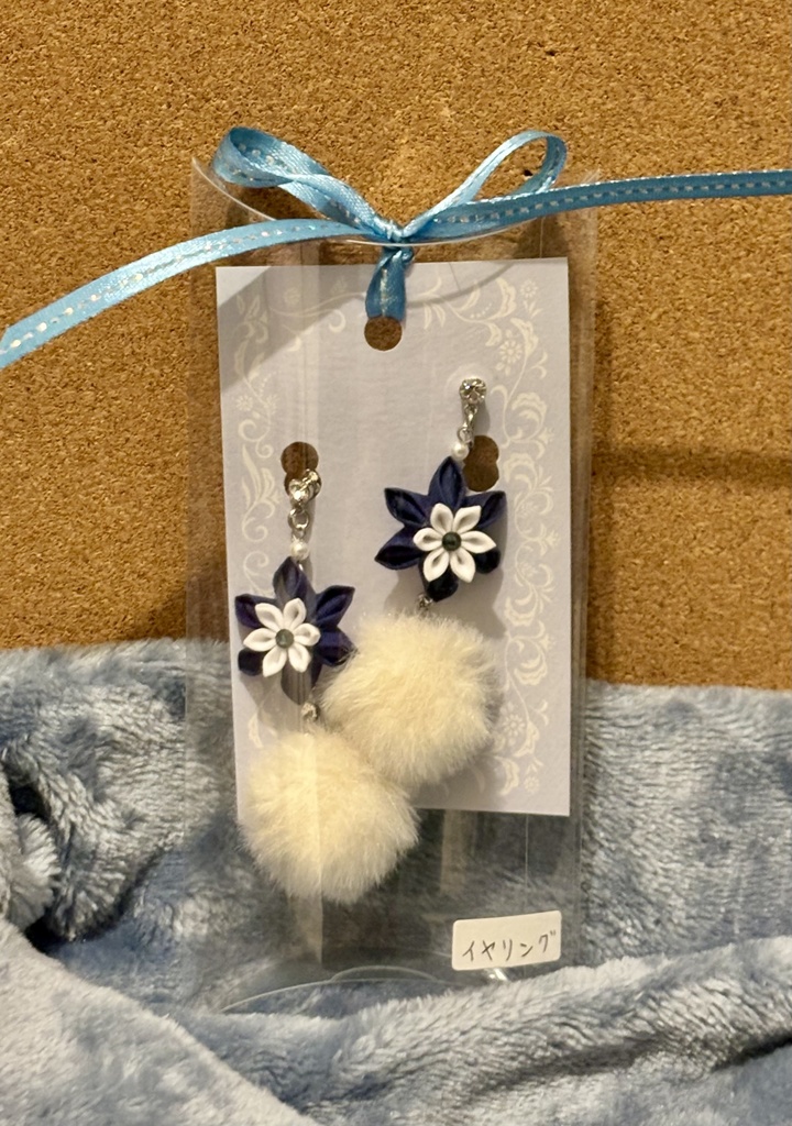 つまみ細工イヤリング【ﾂﾐ工房】