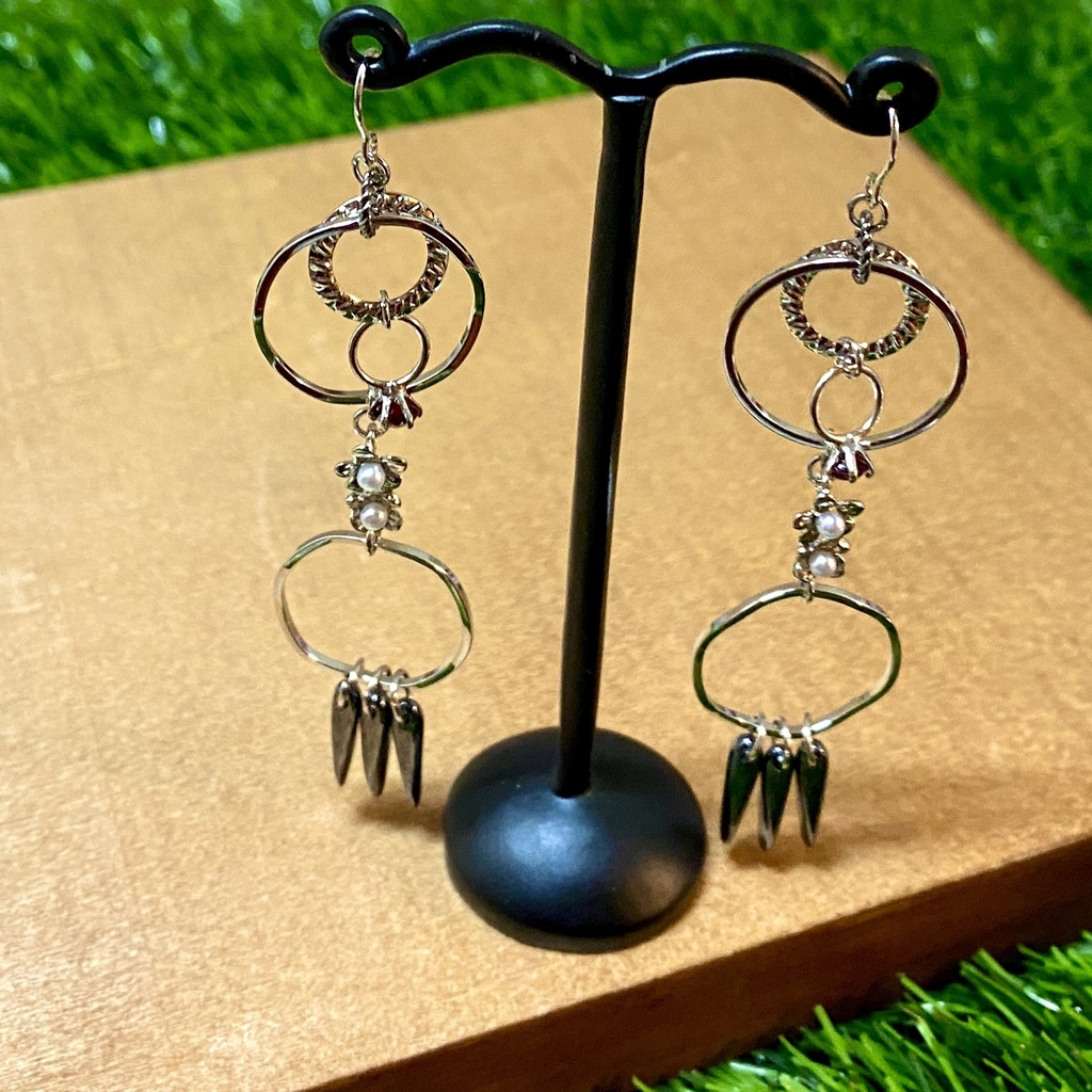 <ディルック>モチーフイヤリング/ピアス