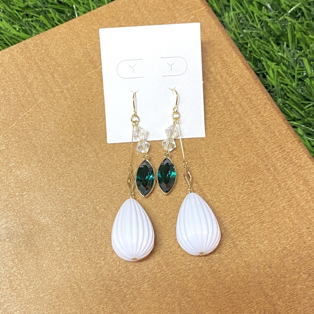 <エミリエ>モチーフイヤリング/ピアス