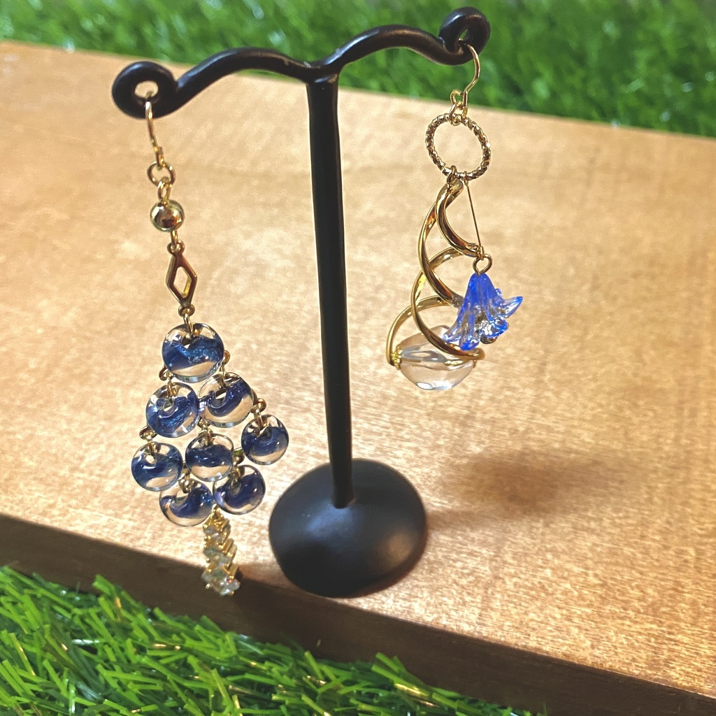 <レイラ>モチーフイヤリング/ピアス