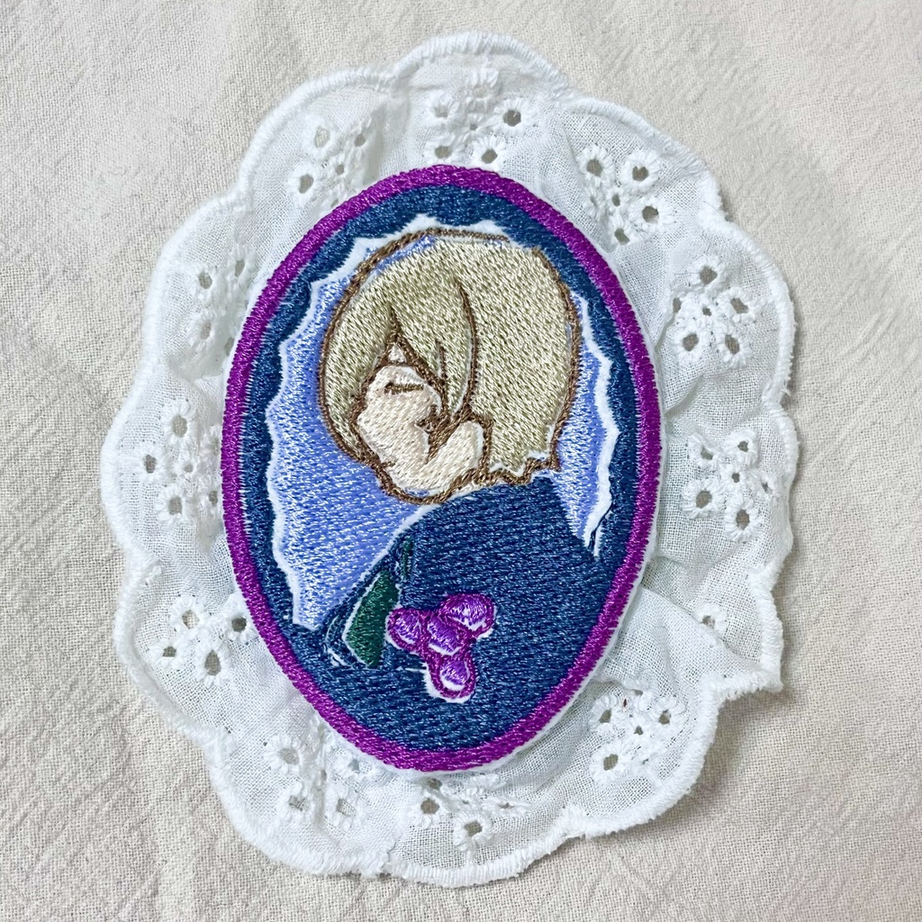 墓守刺繍カメオ風フリルブローチ